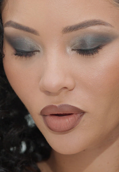 Get The Look: Embers Mini Eyeshadow Palette 02